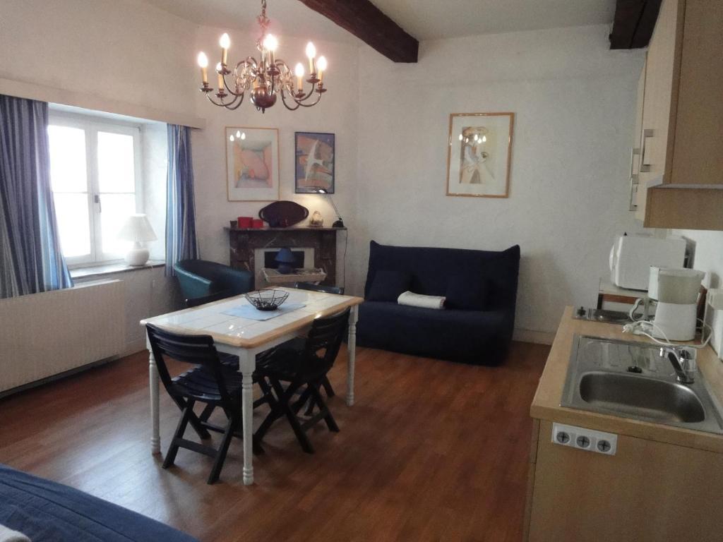 Le Studio De Christine Apartment Durbuy Phòng bức ảnh