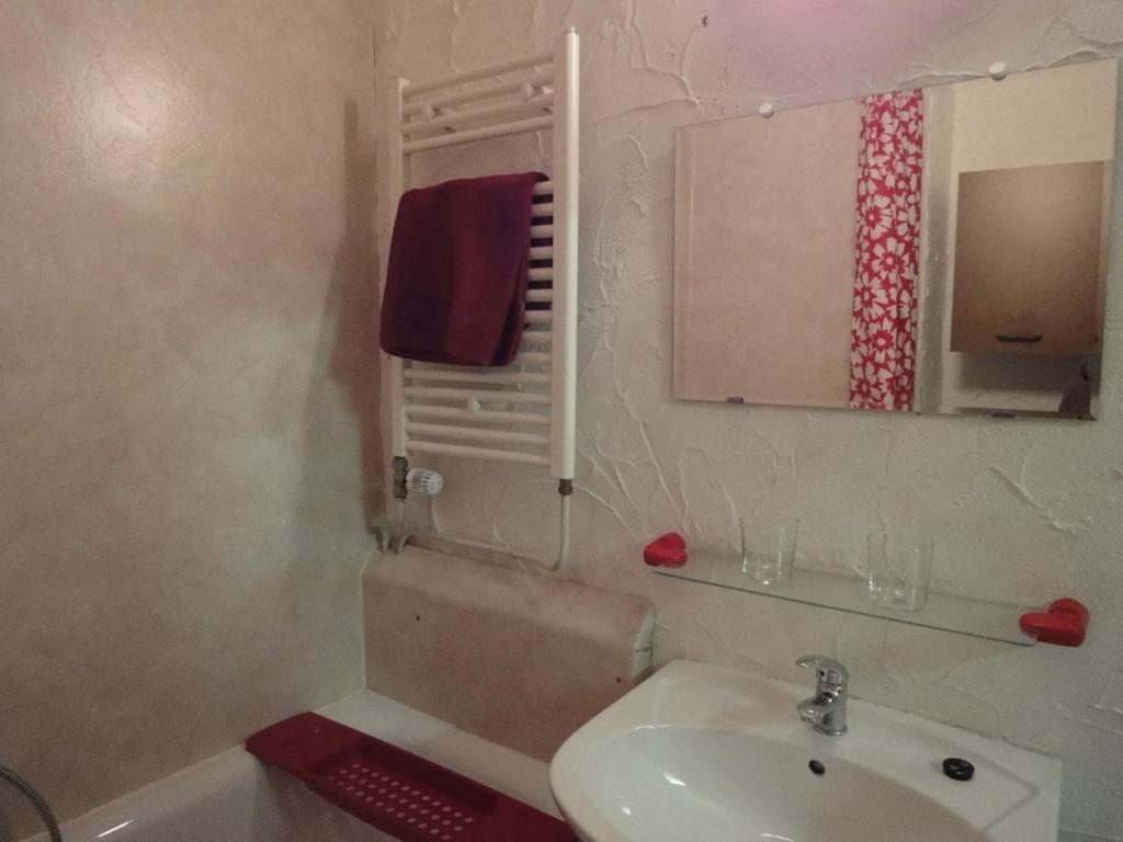 Le Studio De Christine Apartment Durbuy Phòng bức ảnh